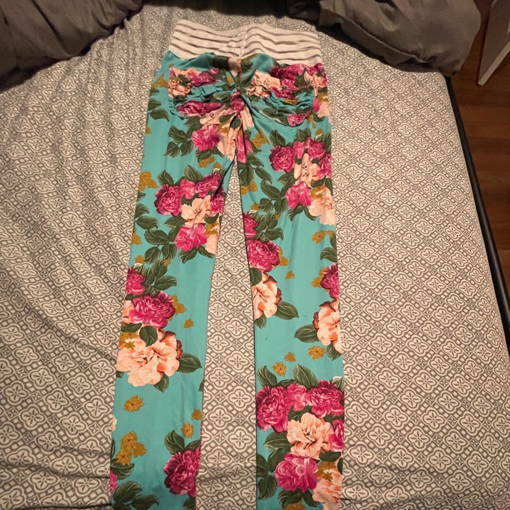 Cute booty lounge Xs leggings